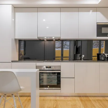 Almada Prime I Oporto